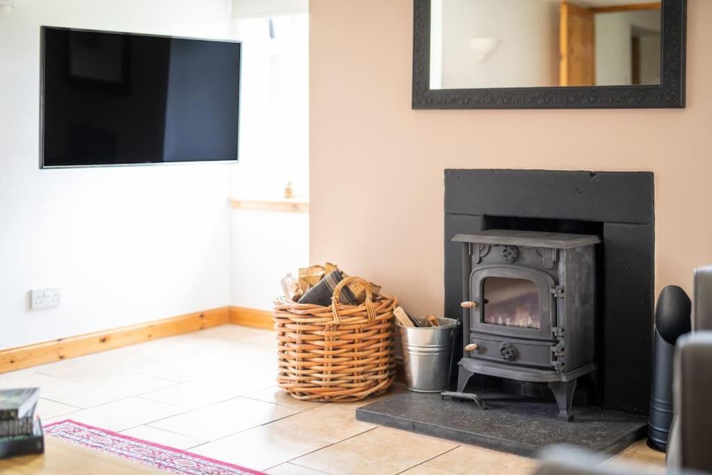 Cosy & Rustic Retreat - Woodland Cottage. Nairn Εξωτερικό φωτογραφία