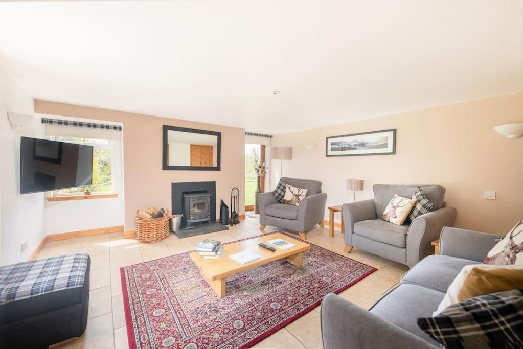 Cosy & Rustic Retreat - Woodland Cottage. Nairn Εξωτερικό φωτογραφία